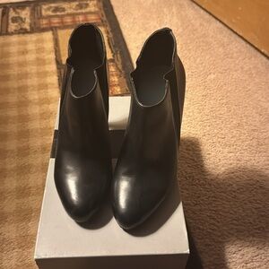 Jessica Simpson ankle high high heel boots only worn once